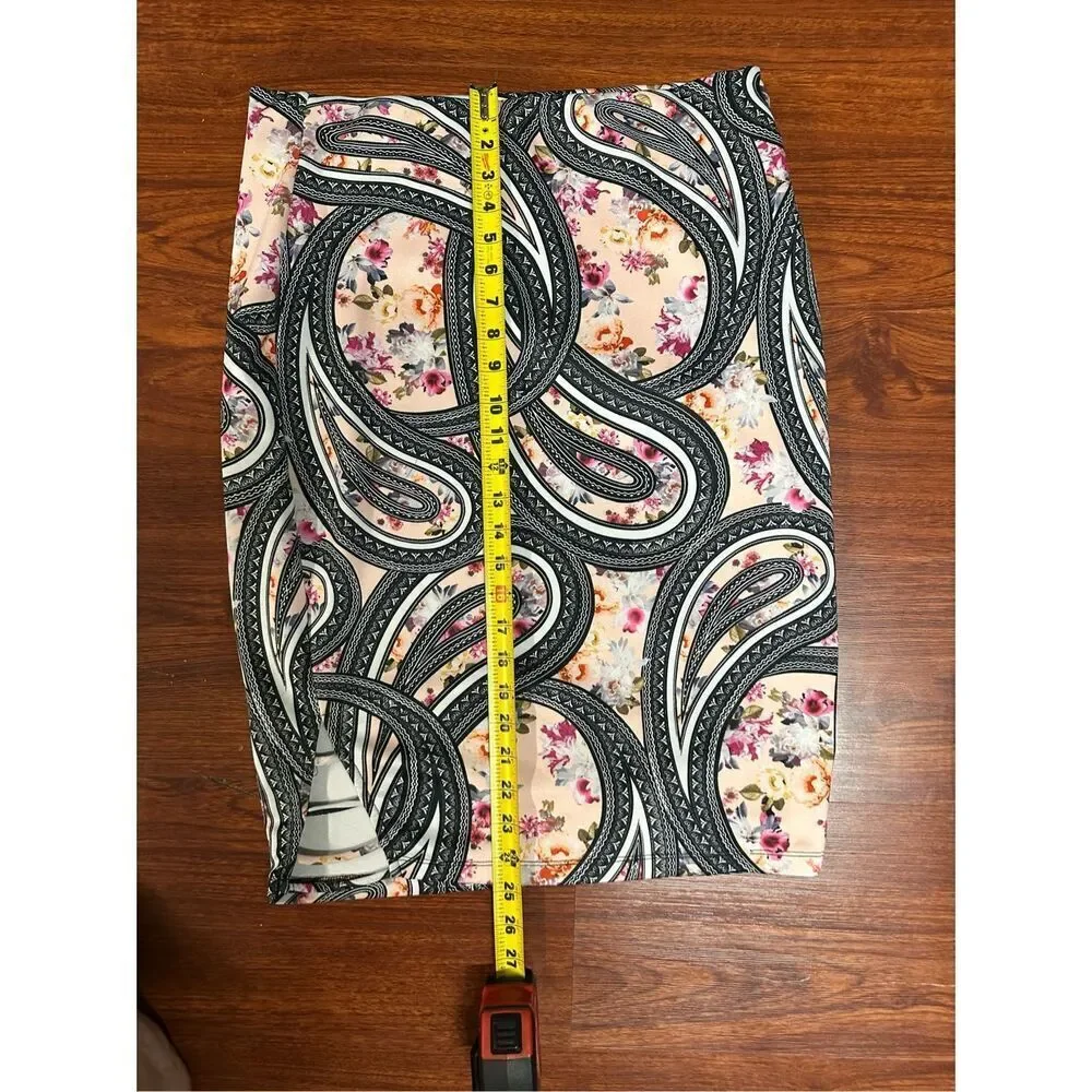 Bisou Bisou Pencil Straight Skirt Stretch Multi-Color Paisley. Size L